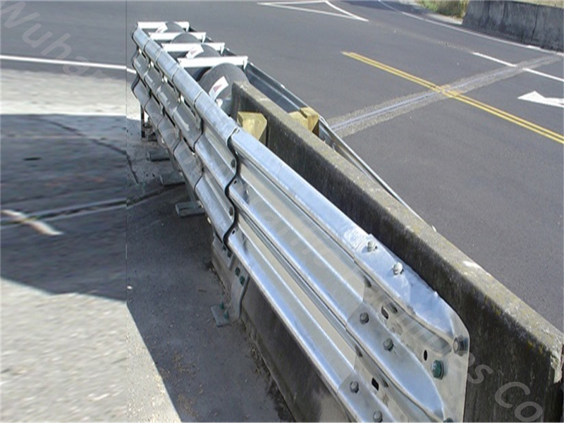   Мостовые терминалы высокого качества для системы GuardRail 